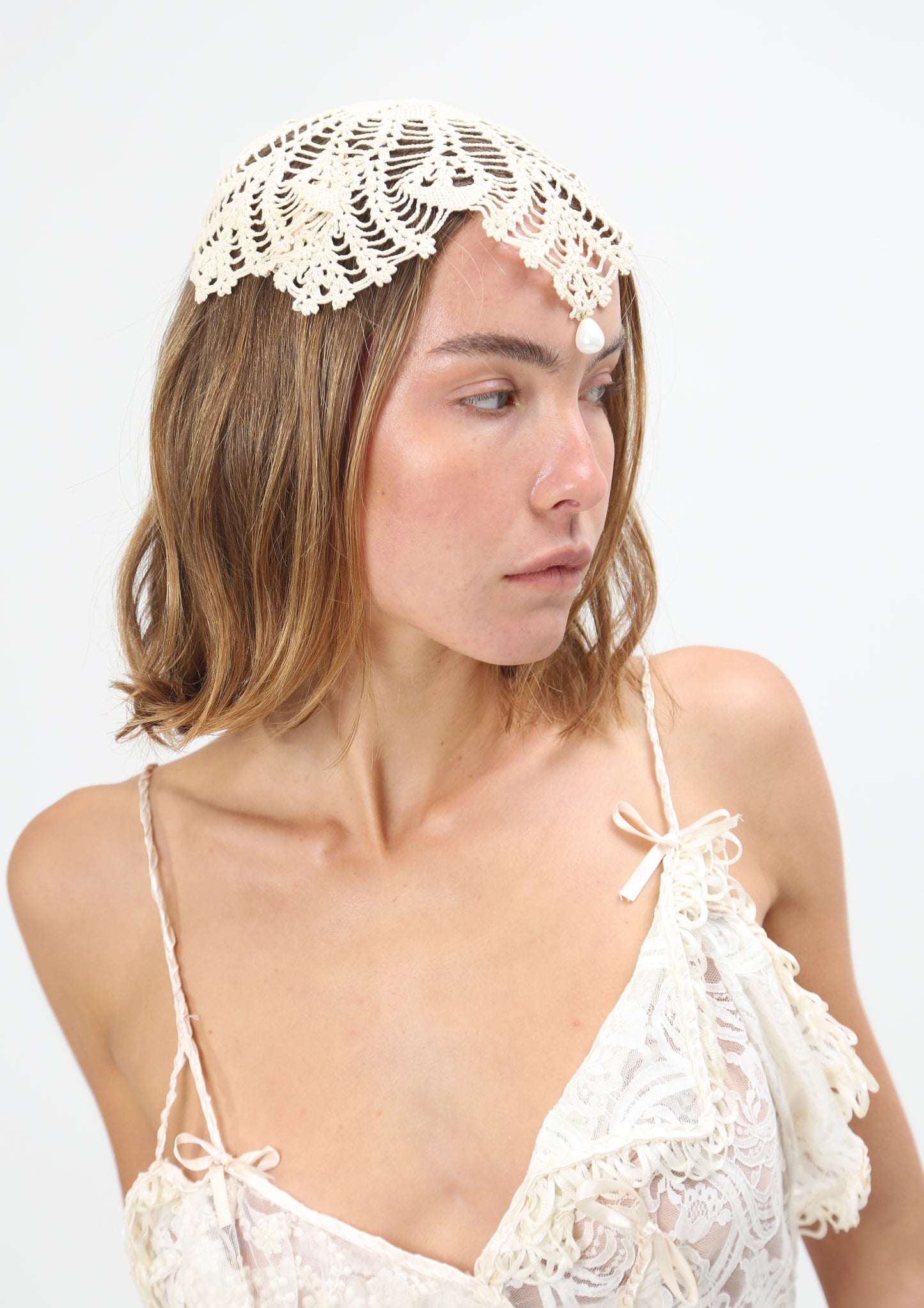Crochet headpiece with pearl