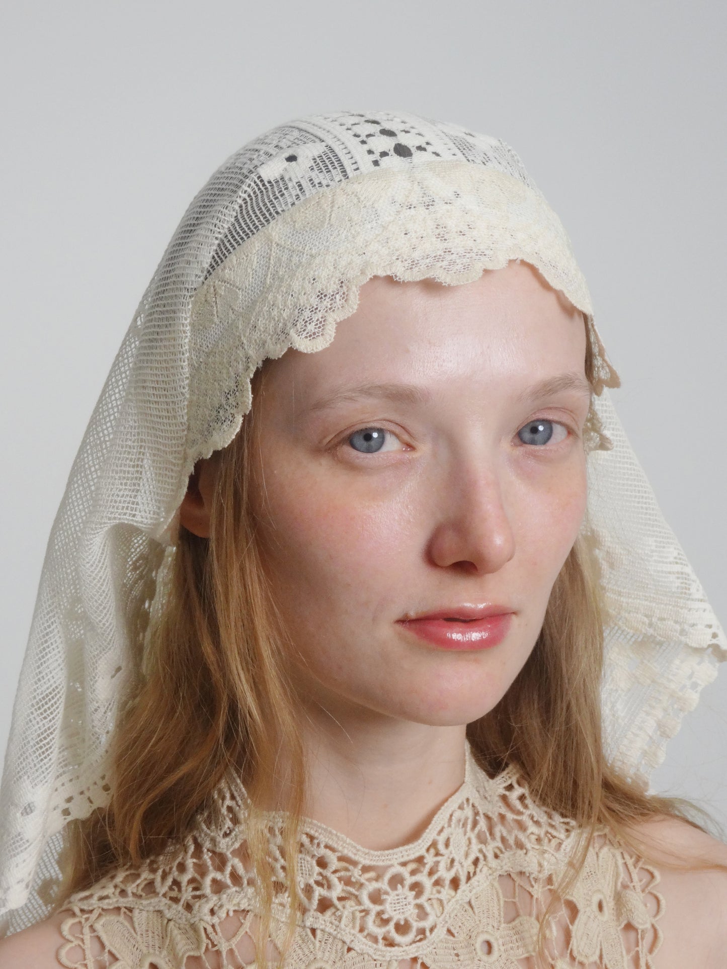 LACE LONG HEADPIECE