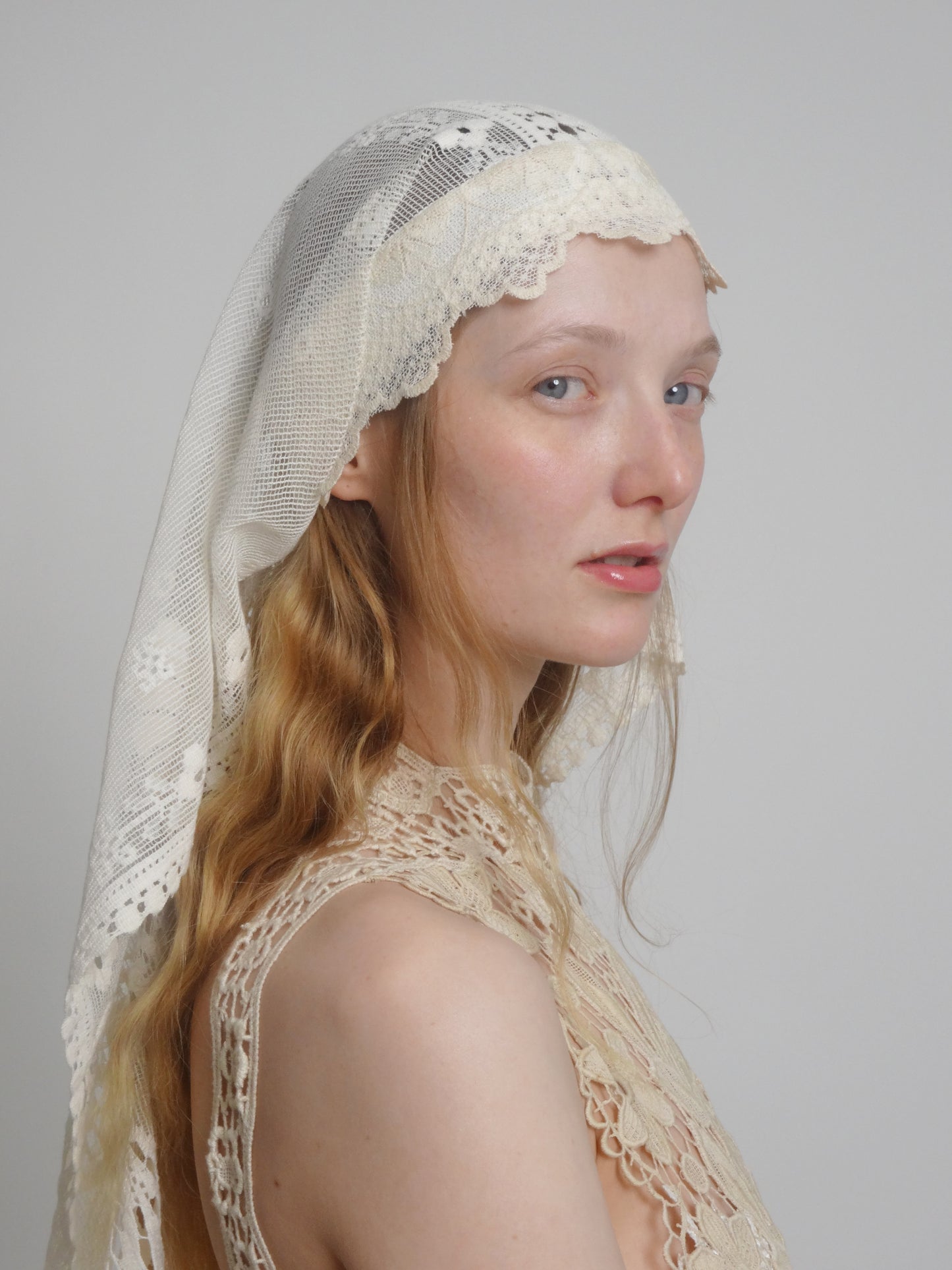 LACE LONG HEADPIECE
