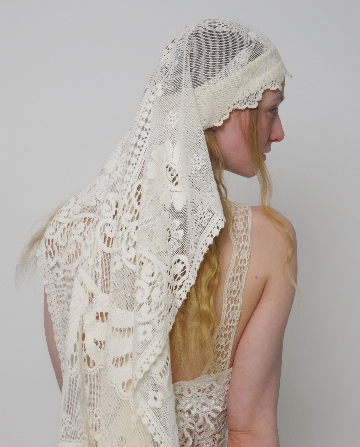 LACE LONG HEADPIECE
