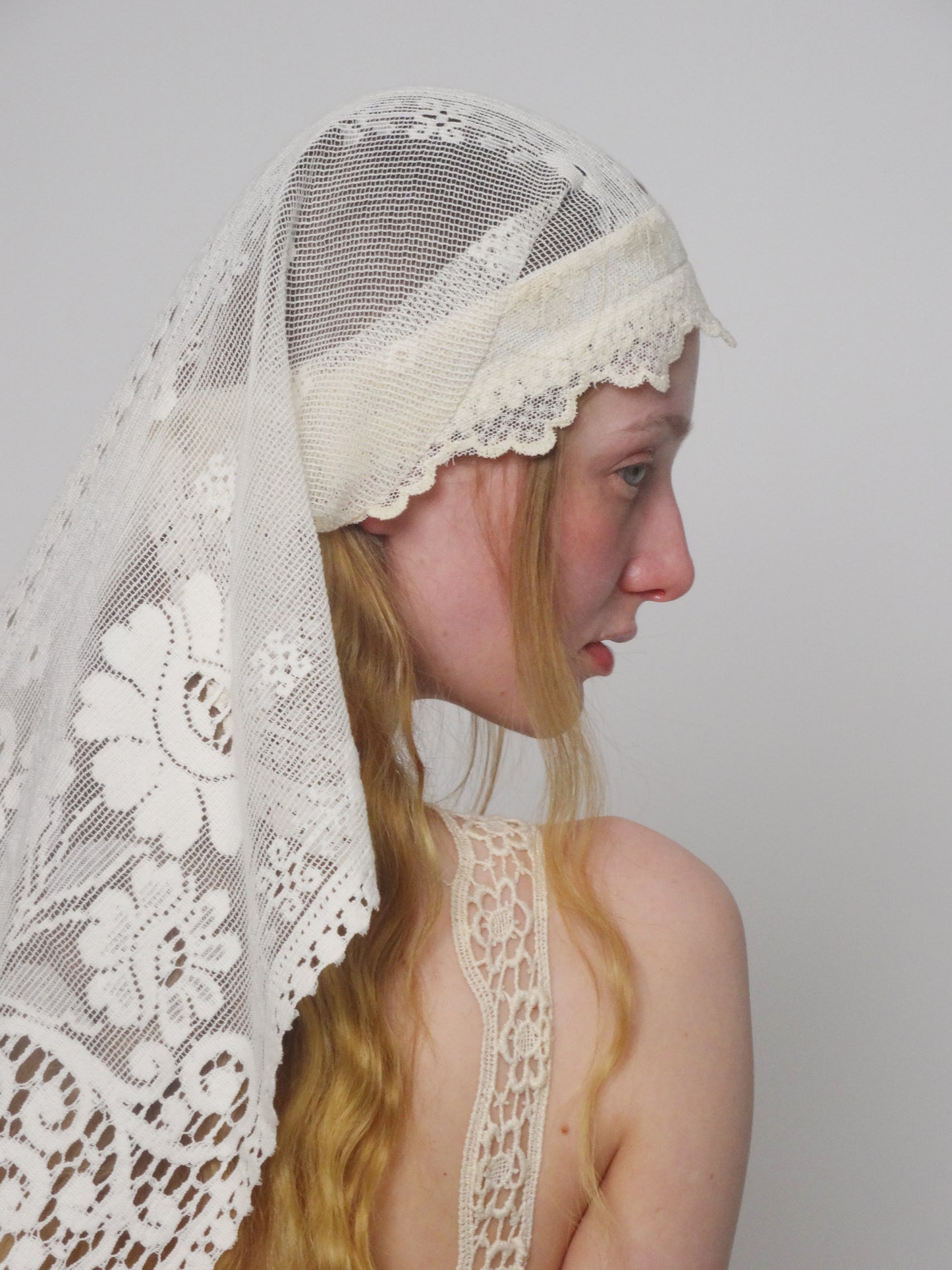 LACE LONG HEADPIECE
