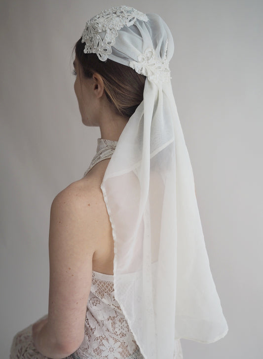 Pearls embroidery veil