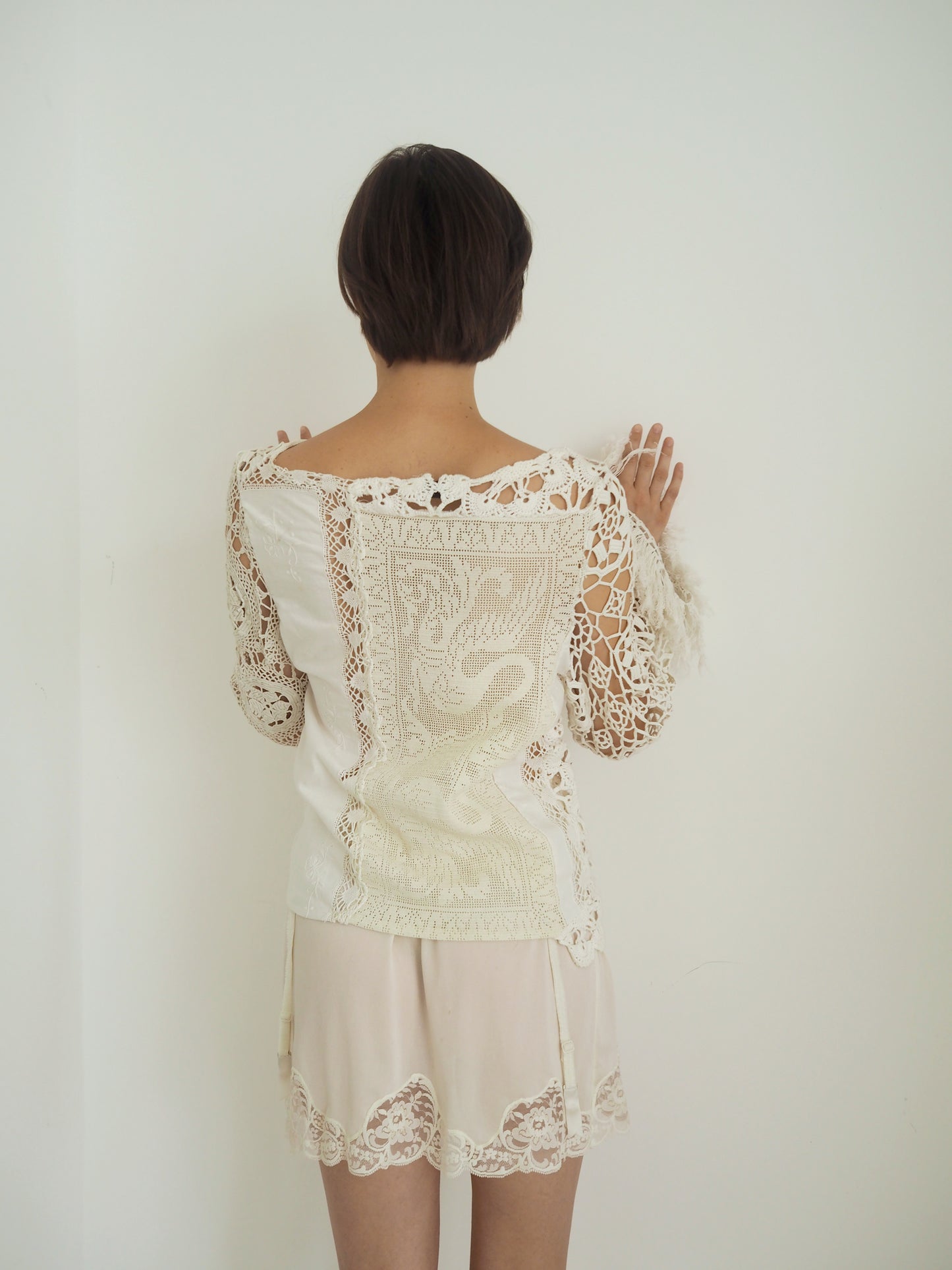 Long sleeves crochet top