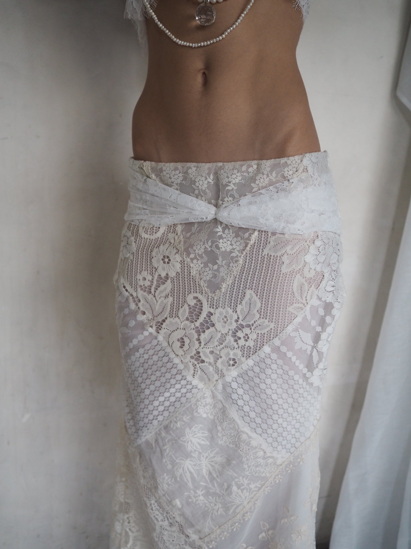 LONG LACE SKIRT
