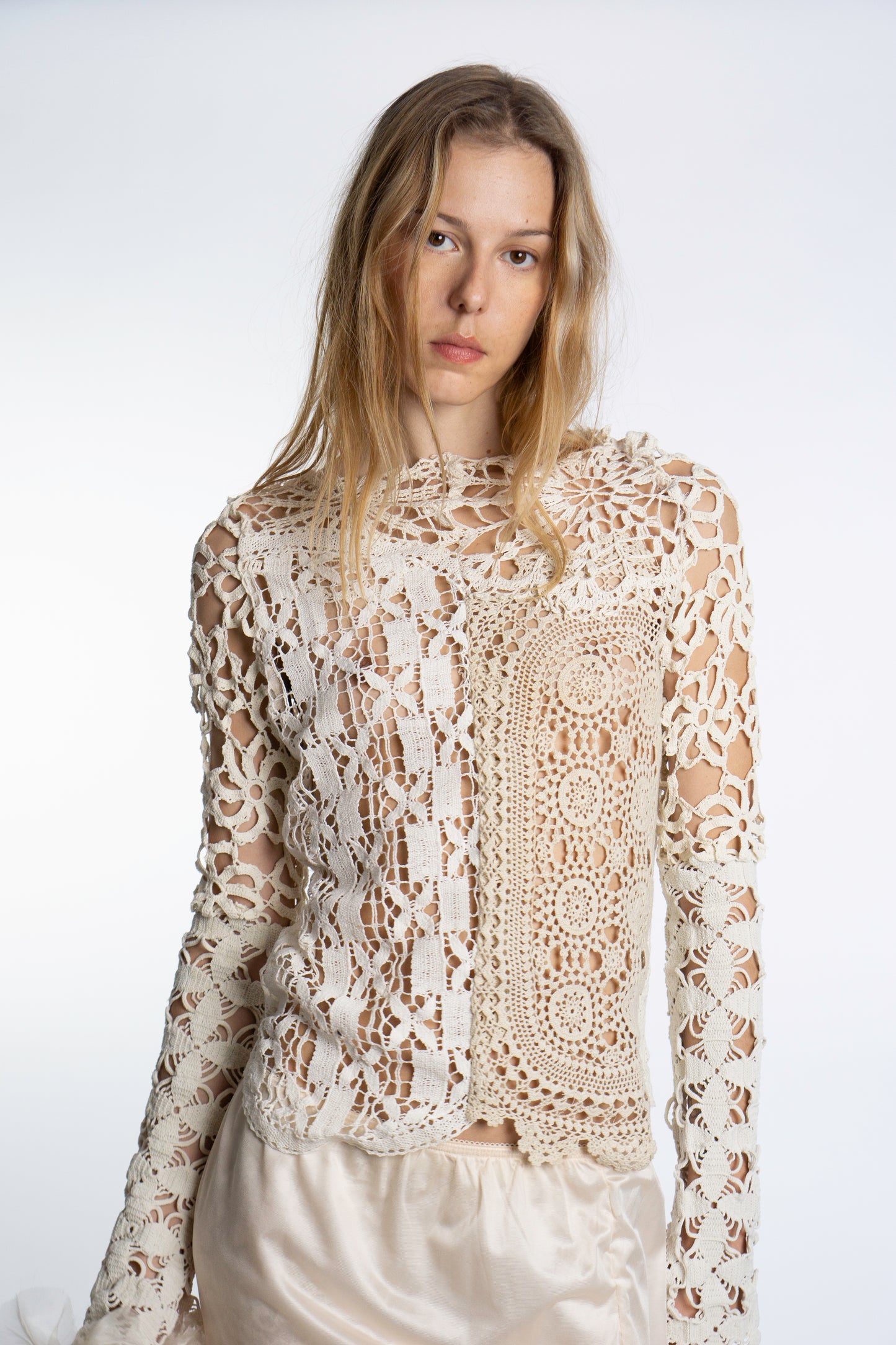 LONG SLEEVED CROCHET TOP 3