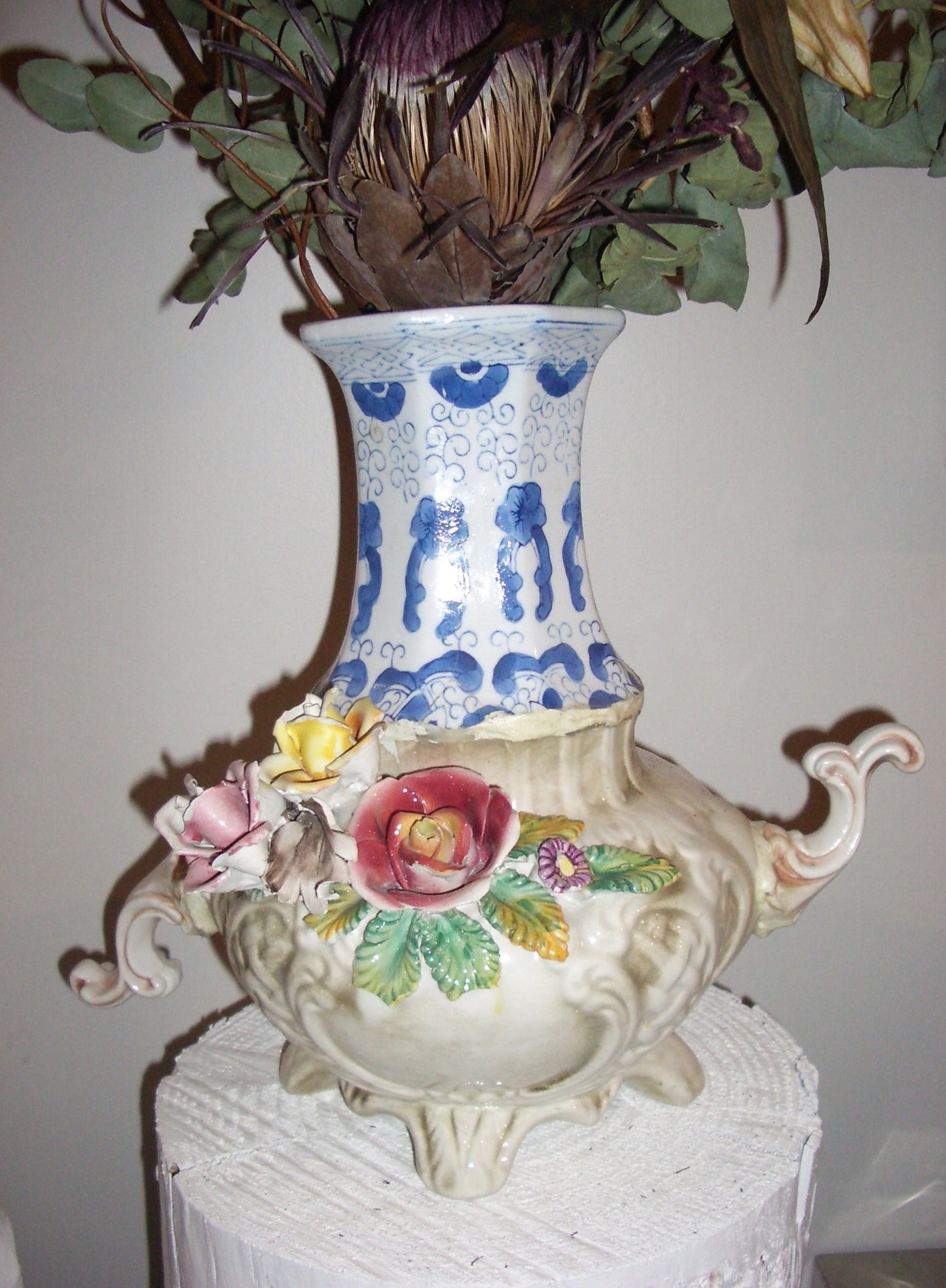 OPERA SINGER VASE