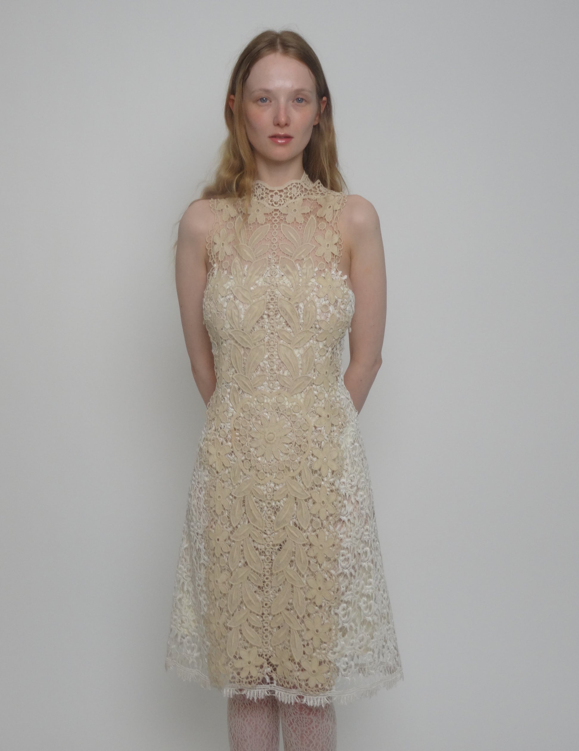 BEIGE AND WHITE DRESS LES FLEURS STUDIO BEIGE AND WHITE DRESS LES FLEURS STUDIO