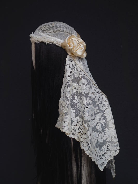 Antique Lace Juliet Veil with Silk Rosette