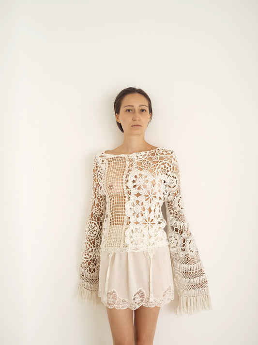 Long sleeves crochet top