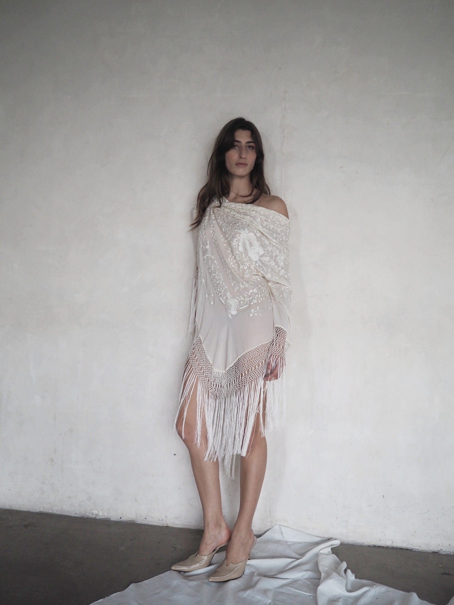 EMBROIDERED SILK FRINGE PIECE