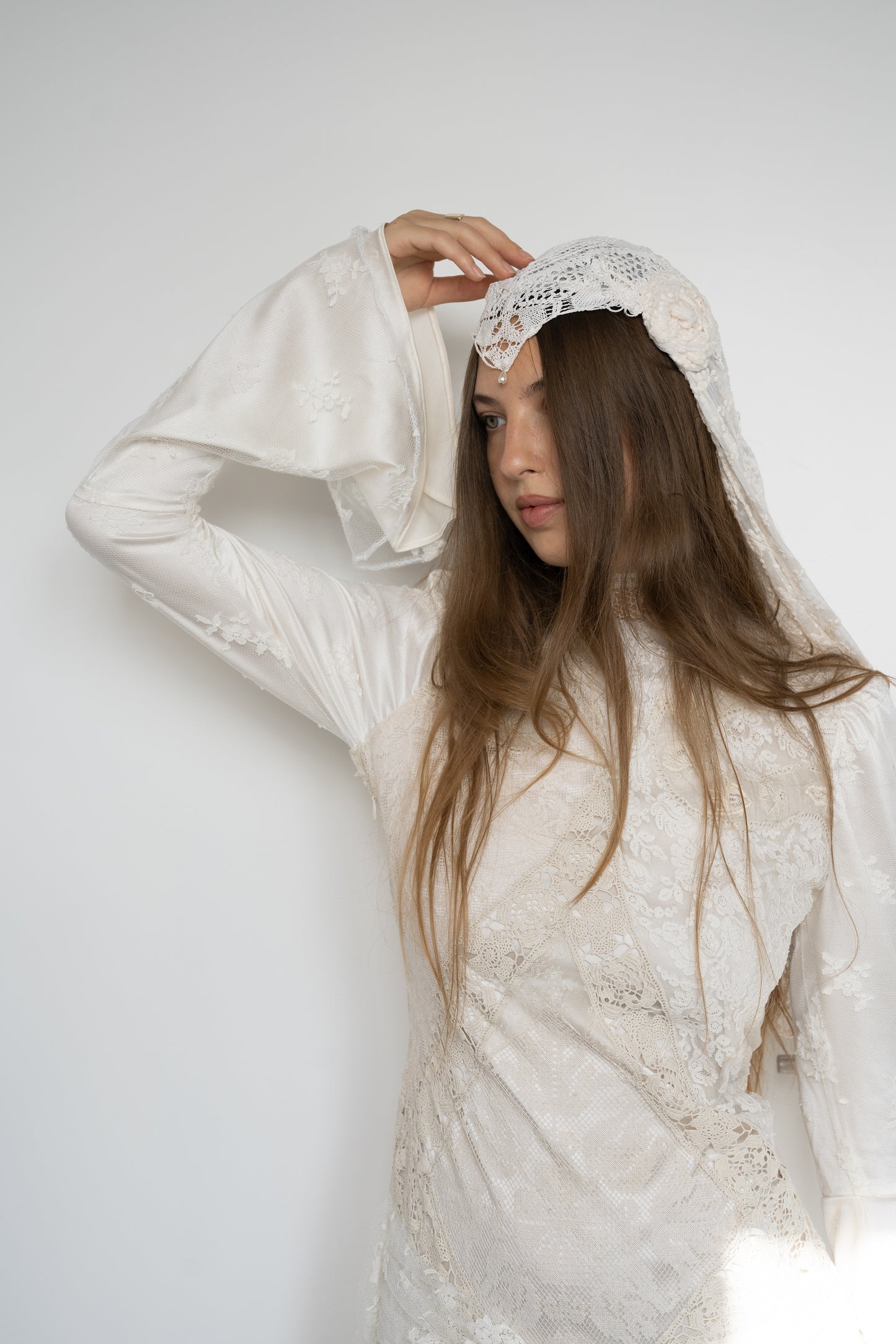 Flowers and pearls veil