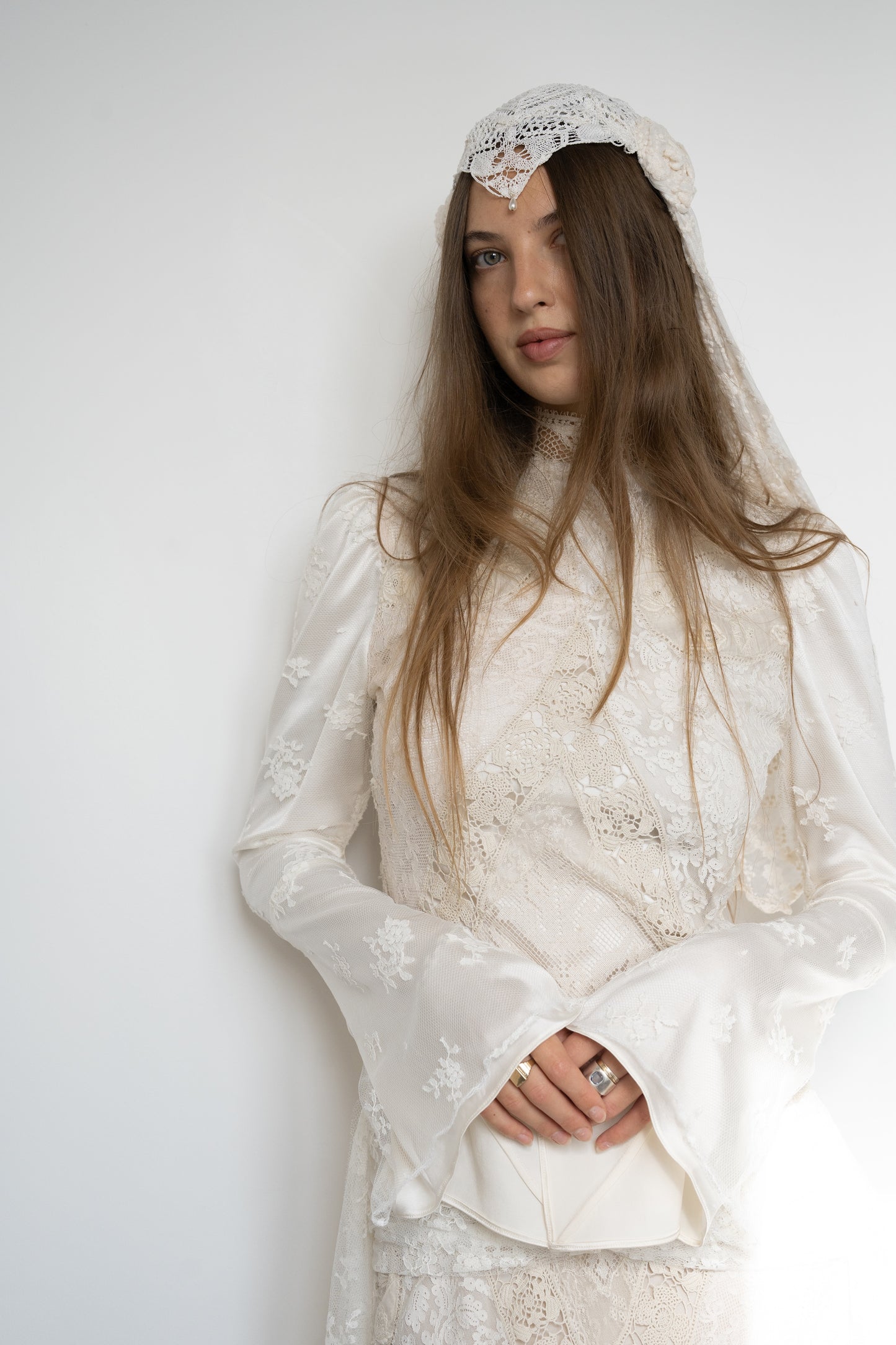 Flowers and pearls veil