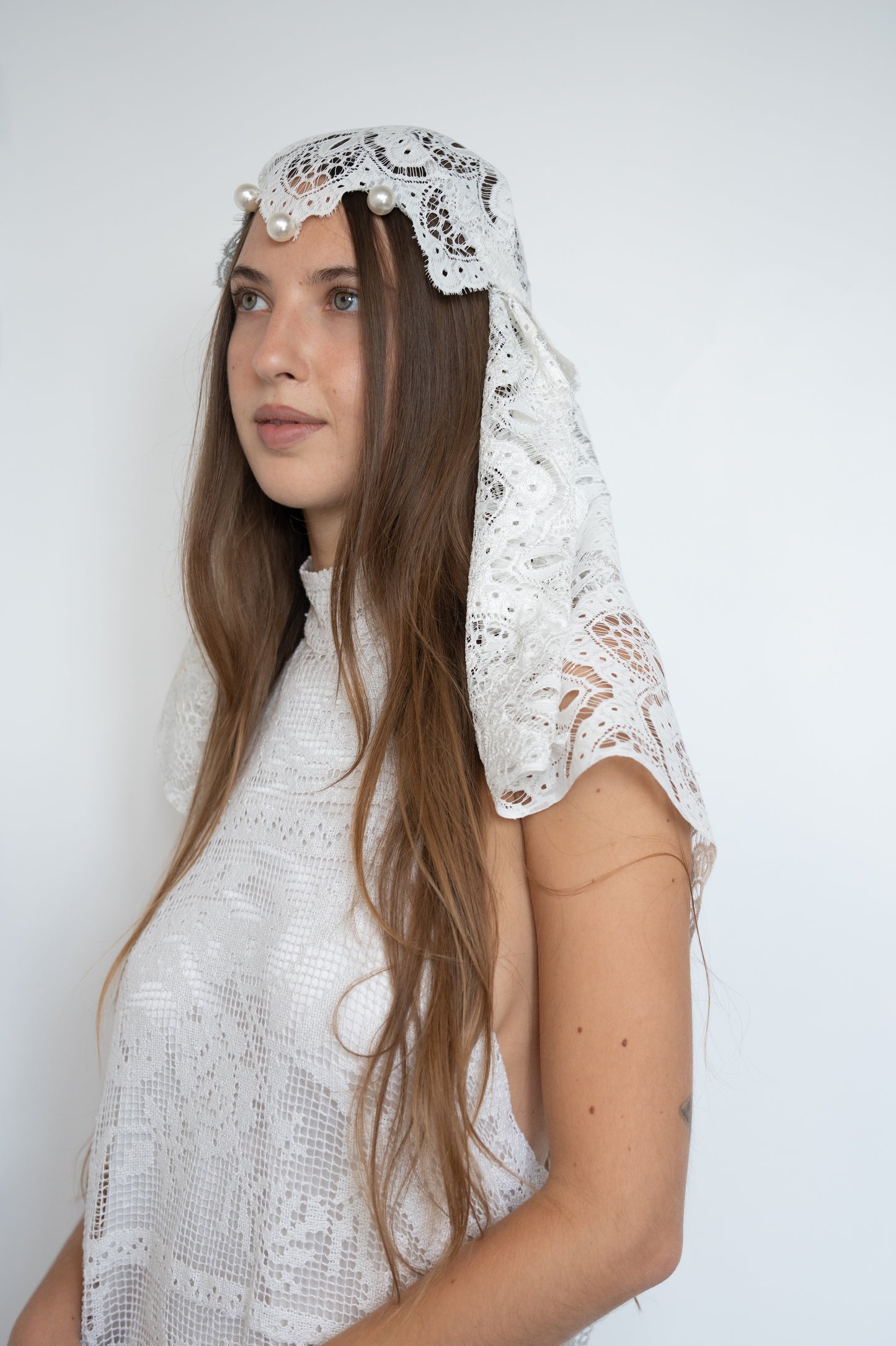 White lace veil