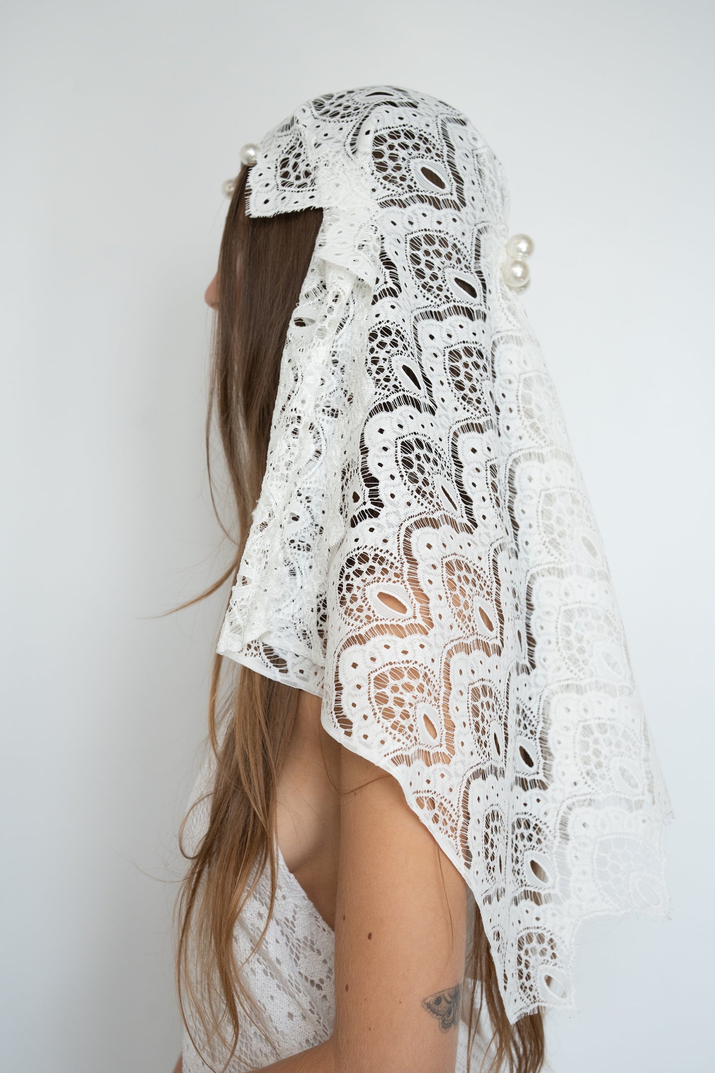 White lace veil